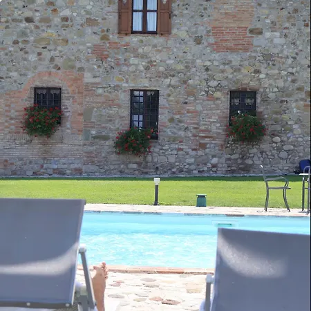 Corboli Rovello 公寓 *
